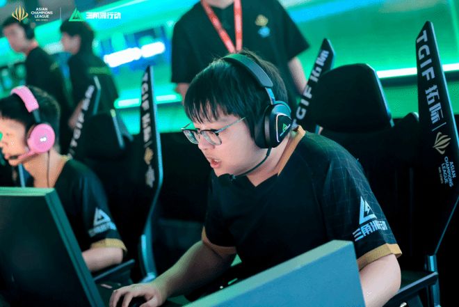 这位曾经在 这位曾经在